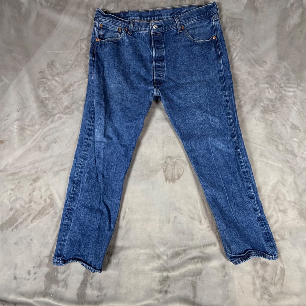 Levis 501 Original Fit Jeans Mens 42x32 Blue Denim Button Fly Straight Leg